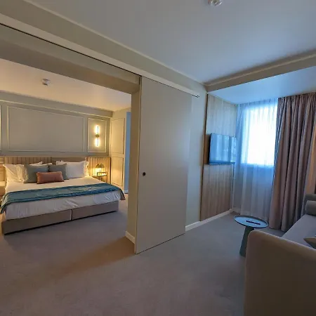 Hotel Bavaria Blu And Conference Centre 4*